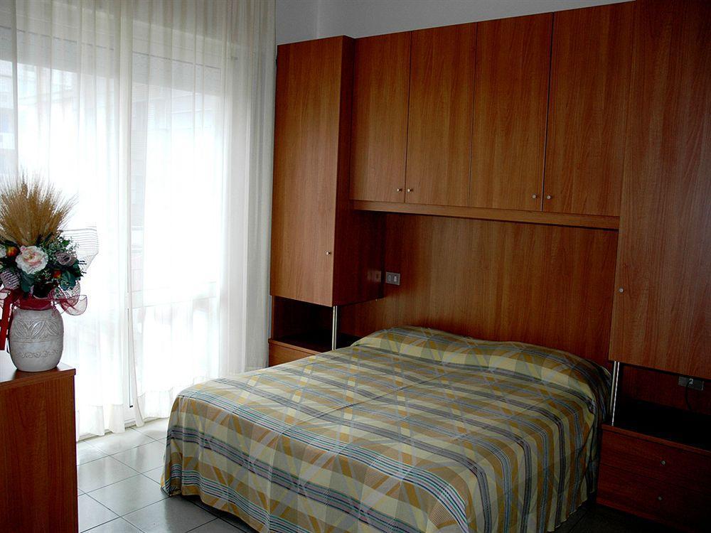 Pensione Villa Joli Lido di Jesolo Kültér fotó