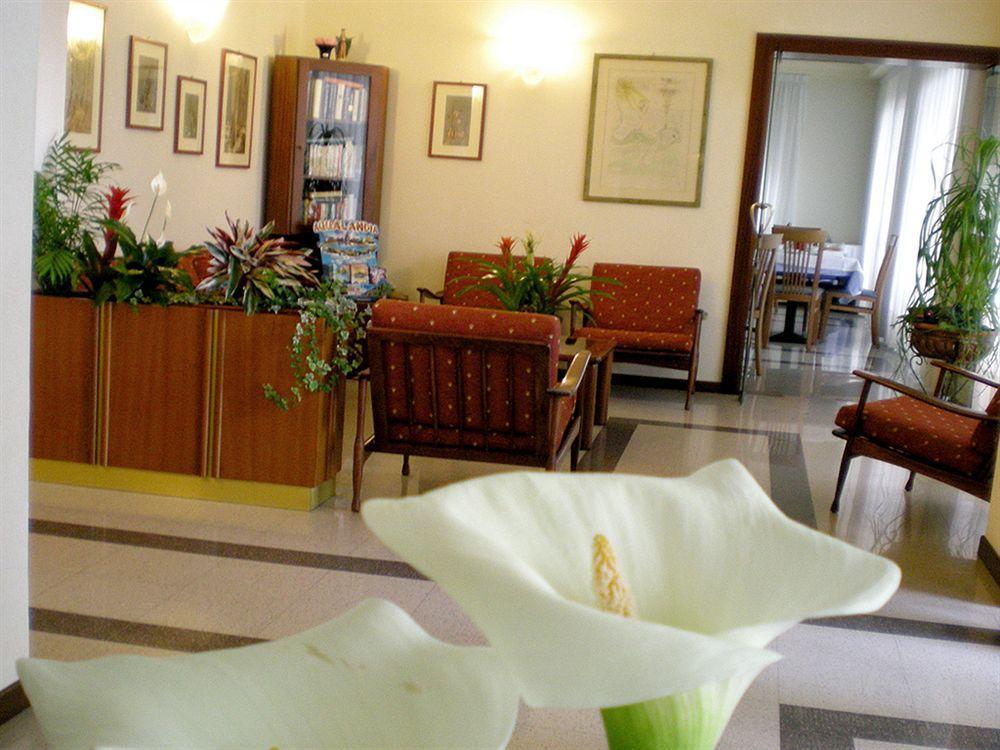 Pensione Villa Joli Lido di Jesolo Kültér fotó
