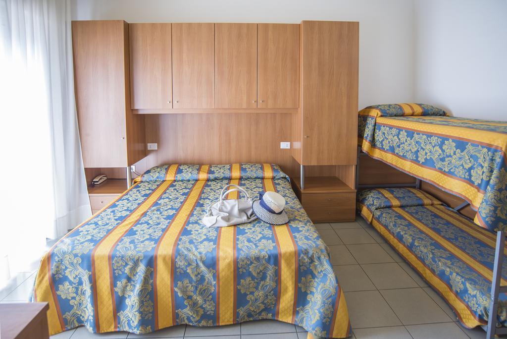 Pensione Villa Joli Lido di Jesolo Kültér fotó